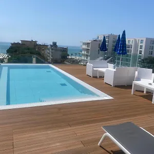 https://hotel-villa-eugenia.hotelslidodijesolo.com